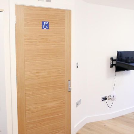 Lovely Studio Apartment With Access For Wheel-Chairs In Sydenham London Exterior foto